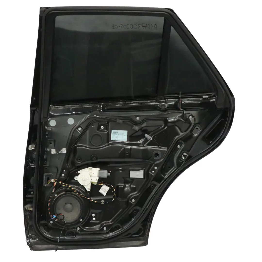 Porta posteriore destra Obsidian Black Metallic - 197 per Mercedes ML W164 con numero di parte A1647300205 Mercedes ML W164 Porta posteriore destra Obsidian Black Metallic - 197 - SKU A1647300205-OB - Numero di parte A1647300205