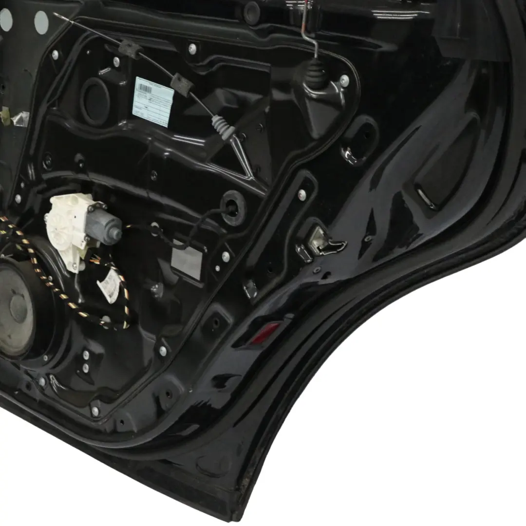Porta posteriore destra Obsidian Black Metallic - 197 per Mercedes ML W164 con numero di parte A1647300205 Mercedes ML W164 Porta posteriore destra Obsidian Black Metallic - 197 - SKU A1647300205-OB - Numero di parte A1647300205
