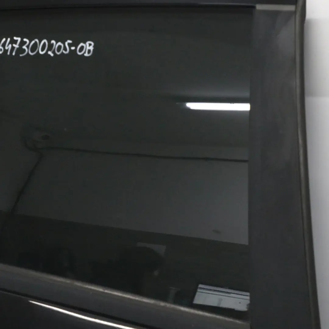 Puerta Trasera Derecha Negro Obsidiana Metalizado - 197 para Mercedes ML W164 con número de pieza A1647300205 Mercedes ML W164 Puerta Trasera Derecha Negro Obsidiana Metalizado - 197 - SKU A1647300205-OB - Número de pieza A1647300205