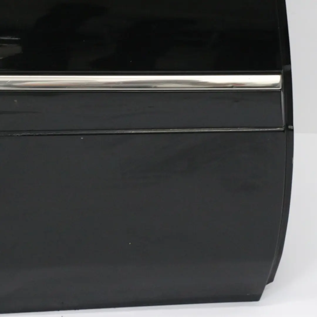 Porta posteriore destra Obsidian Black Metallic - 197 per Mercedes ML W164 con numero di parte A1647300205 Mercedes ML W164 Porta posteriore destra Obsidian Black Metallic - 197 - SKU A1647300205-OB - Numero di parte A1647300205