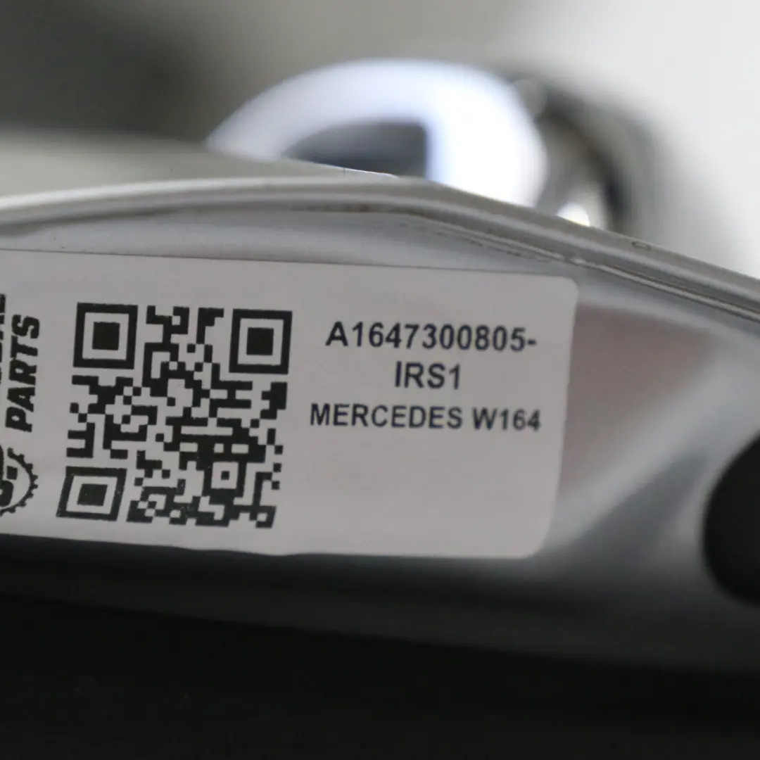 Porta posteriore destra Iridium Silber Silver Metallic - 775 per Mercedes ML W164 con numero di parte A1647300805 Mercedes ML W164 Porta posteriore destra Iridium Silber Silver Metallic - 775 - SKU A1647300805-IRS1 - Numero di parte A1647300805