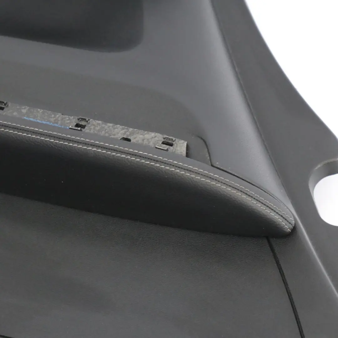 Pannello Porta Rivestimento Posteriore Sinistro Nero per Mercedes ML W164 con numero di parte A1647301370 Mercedes ML W164 Pannello Porta Rivestimento Posteriore Sinistro Nero - SKU A1647301370-1 - Numero di parte A1647301370