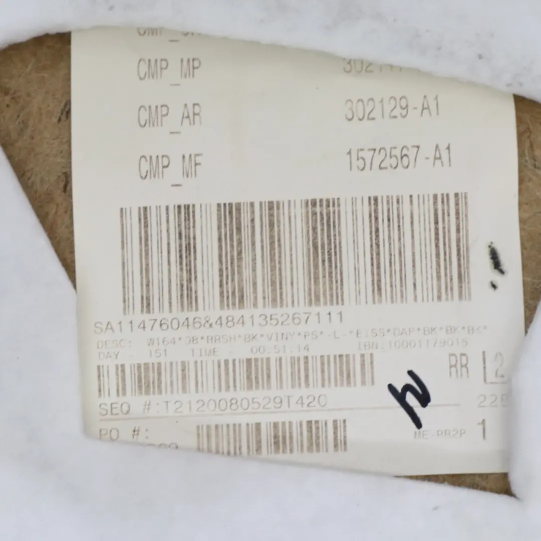 Boczek Drzwi Tylnych Prawy Czarny A1647301470 do Mercedes ML W164 o numerze A1647309670 Mercedes ML W164 Boczek Drzwi Tylnych Prawy Czarny A1647301470 - SKU A1647309670-3 - Numer Części A1647309670