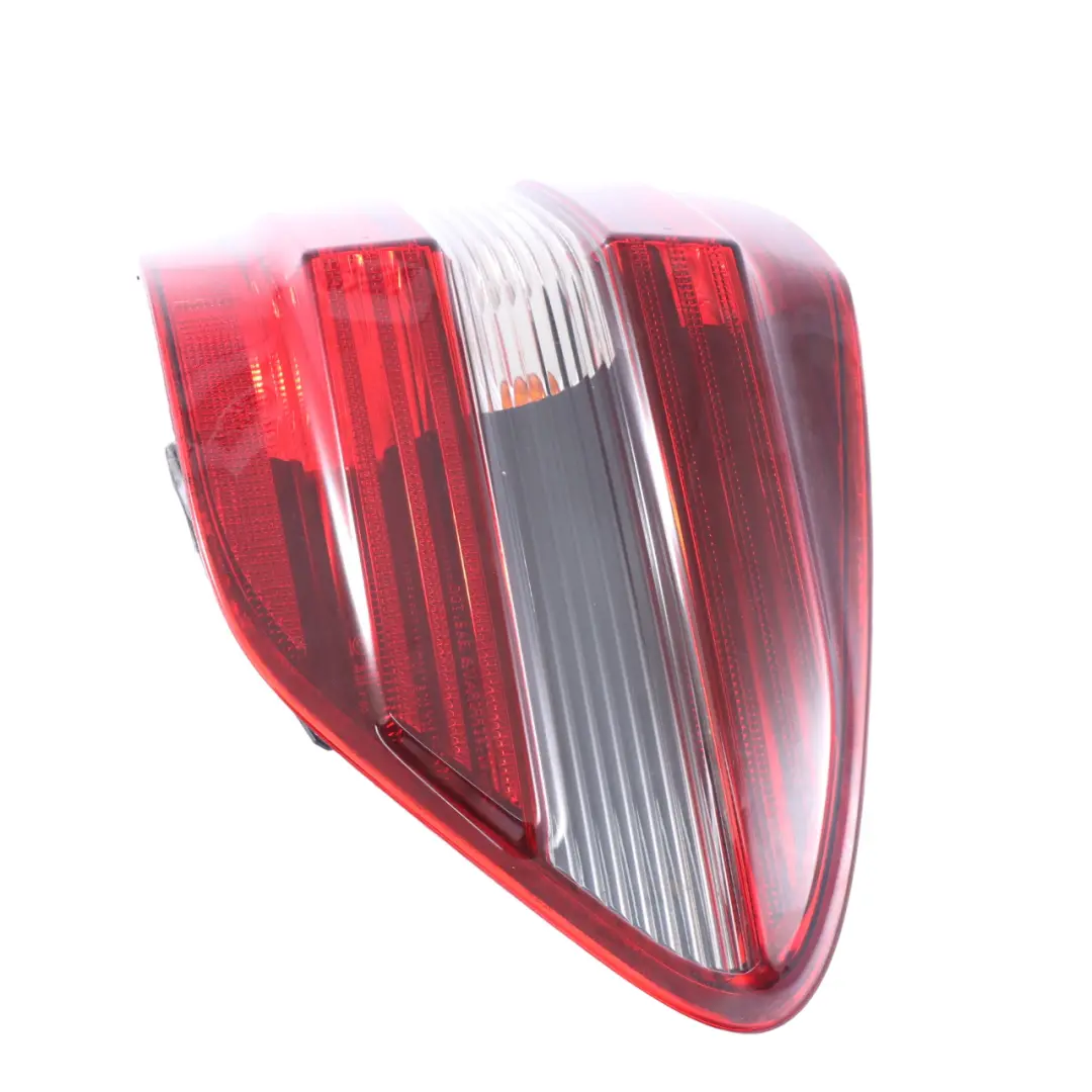 Luz Trasera Derecha Panel Lateral para Mercedes ML W164 con número de pieza A1648204064 Mercedes ML W164 Luz Trasera Derecha Panel Lateral - SKU A1648204064-1 - Número de pieza A1648204064