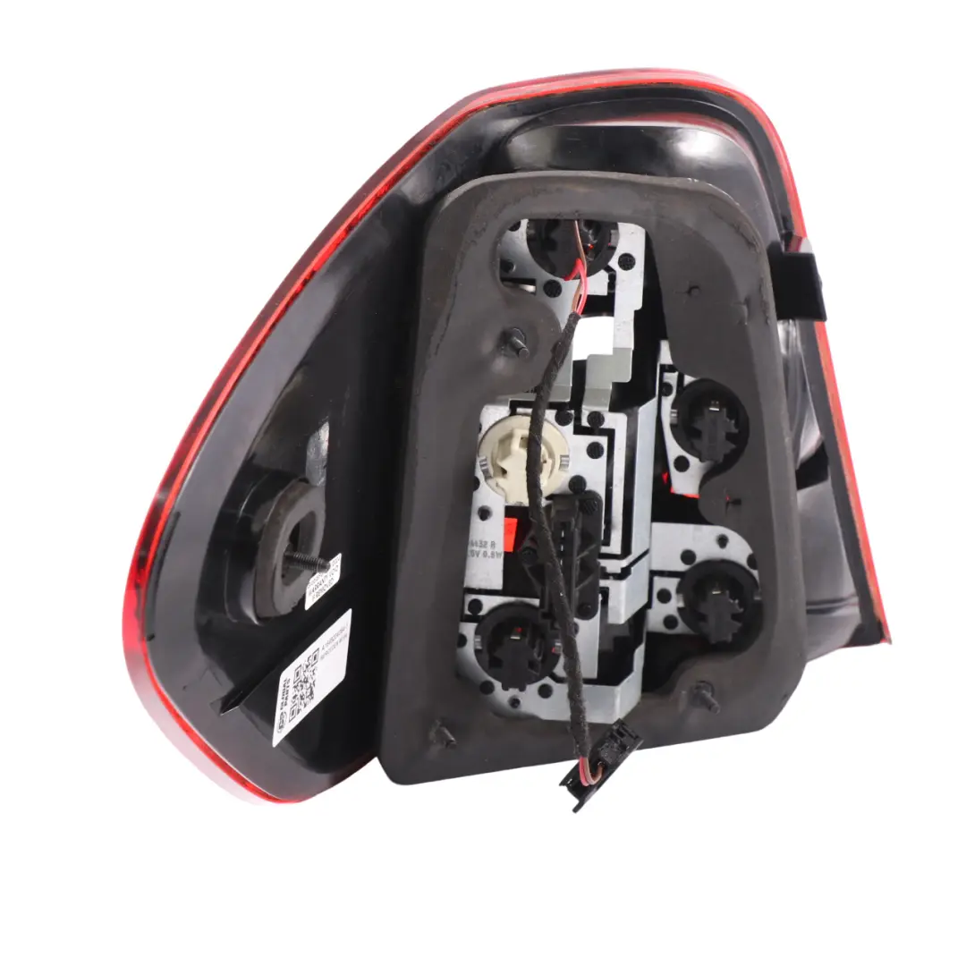 Fanale posteriore destro Pannello laterale luminoso per Mercedes ML W164 con numero di parte A1648204064 Mercedes ML W164 Fanale posteriore destro Pannello laterale luminoso - SKU A1648204064-1 - Numero di parte A1648204064