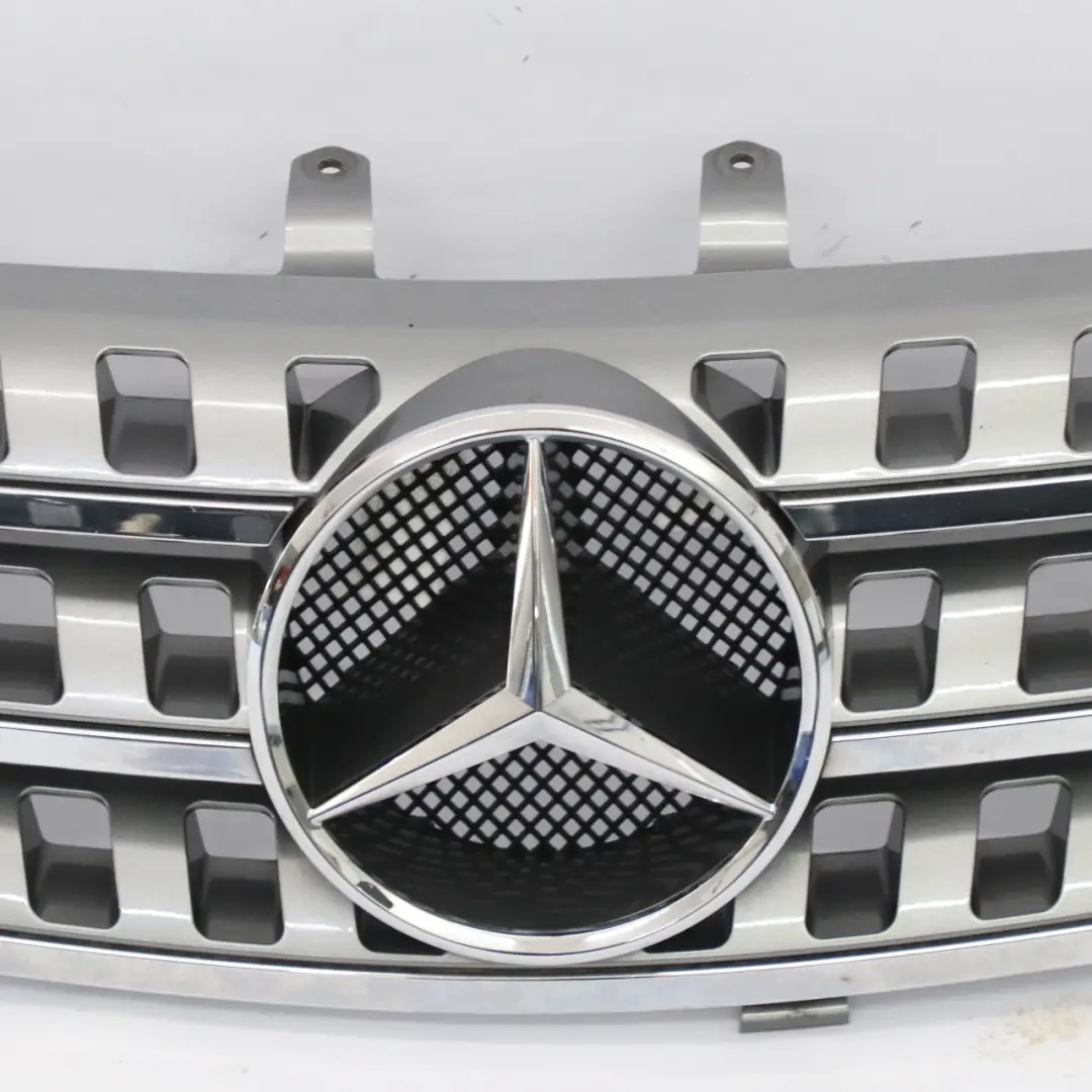 Mercedes ML W164 Przednia Atrapa Grill Zderzaka Srebrny Matt - SKU A1648801985 - Numer Części A1648801985