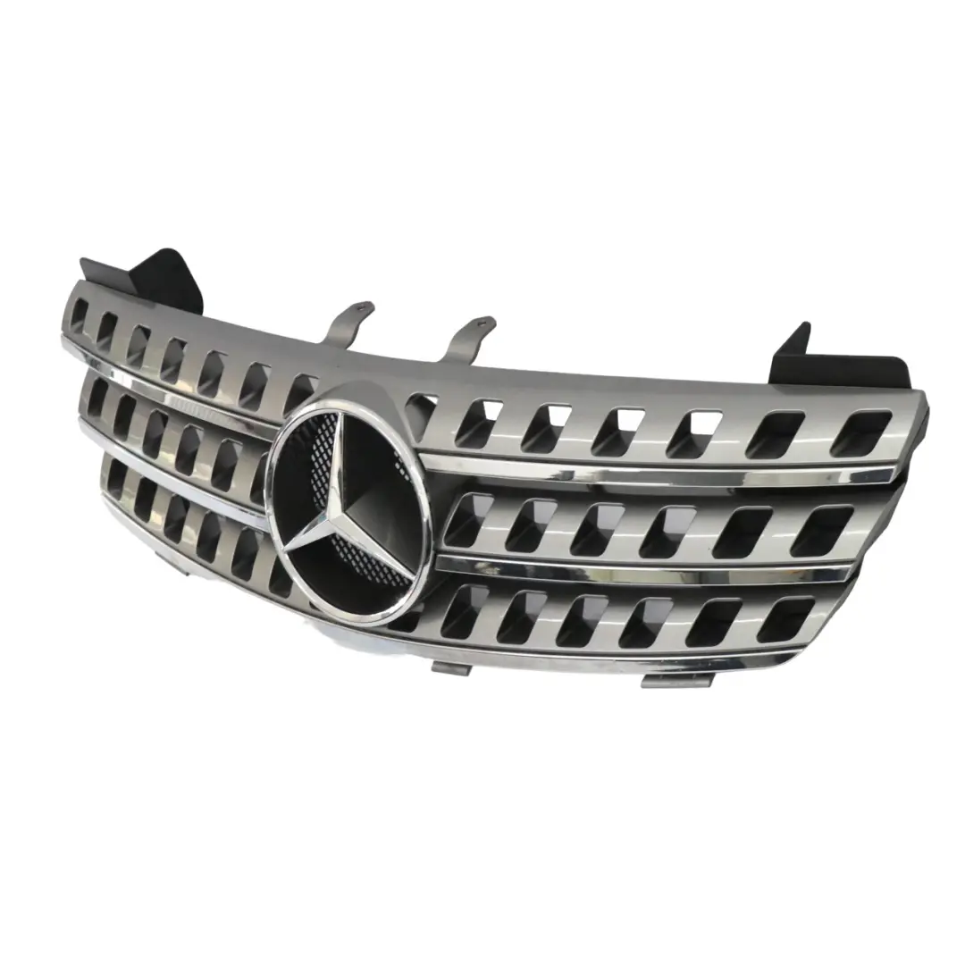 Parrilla Delantera Parachoques Aluminio Mate Plata para Mercedes ML W164 con número de pieza A1648801985 Mercedes ML W164 Parrilla Delantera Parachoques Aluminio Mate Plata - SKU A1648801985 - Número de pieza A1648801985
