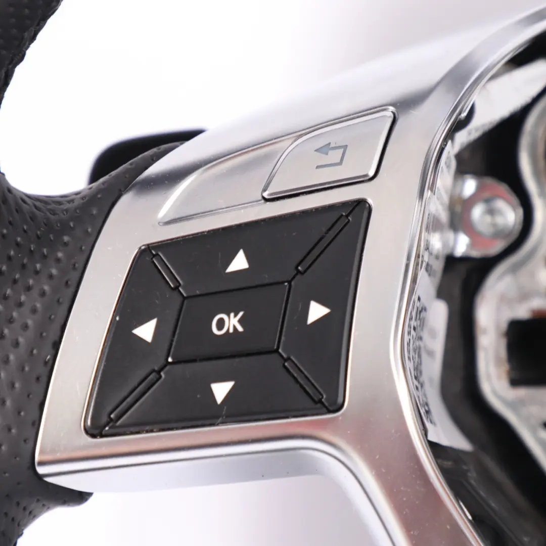 Volant Direction NEUF Cuir Noir Avec Palettes Changement Vitesse pour Mercedes W166 à propos du numéro de pièce A1664600803 Mercedes W166 Volant Direction NEUF Cuir Noir Avec Palettes Changement Vitesse - SKU A1664600803-1 - Numéro de pièce A1664600803