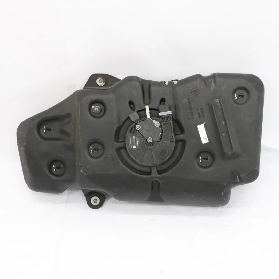 Zbiornik Dodatku Adblue do Mercedes GLE C292 ML W166 Diesel o numerze A1664704401 Mercedes GLE C292 ML W166 Diesel Zbiornik Dodatku Adblue - SKU A1664704401 - Numer Części A1664704401