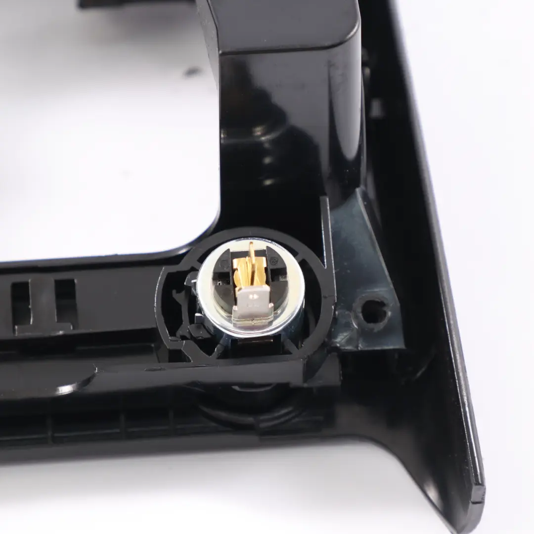 Hinten Mittel Konsole Air Vent Trim Abdeckung für Mercedes GLE C292 mit Teilenummer A1666807003 Mercedes GLE C292 Hinten Mittel Konsole Air Vent Trim Abdeckung - SKU A1666807003 - Teilenummer A1666807003