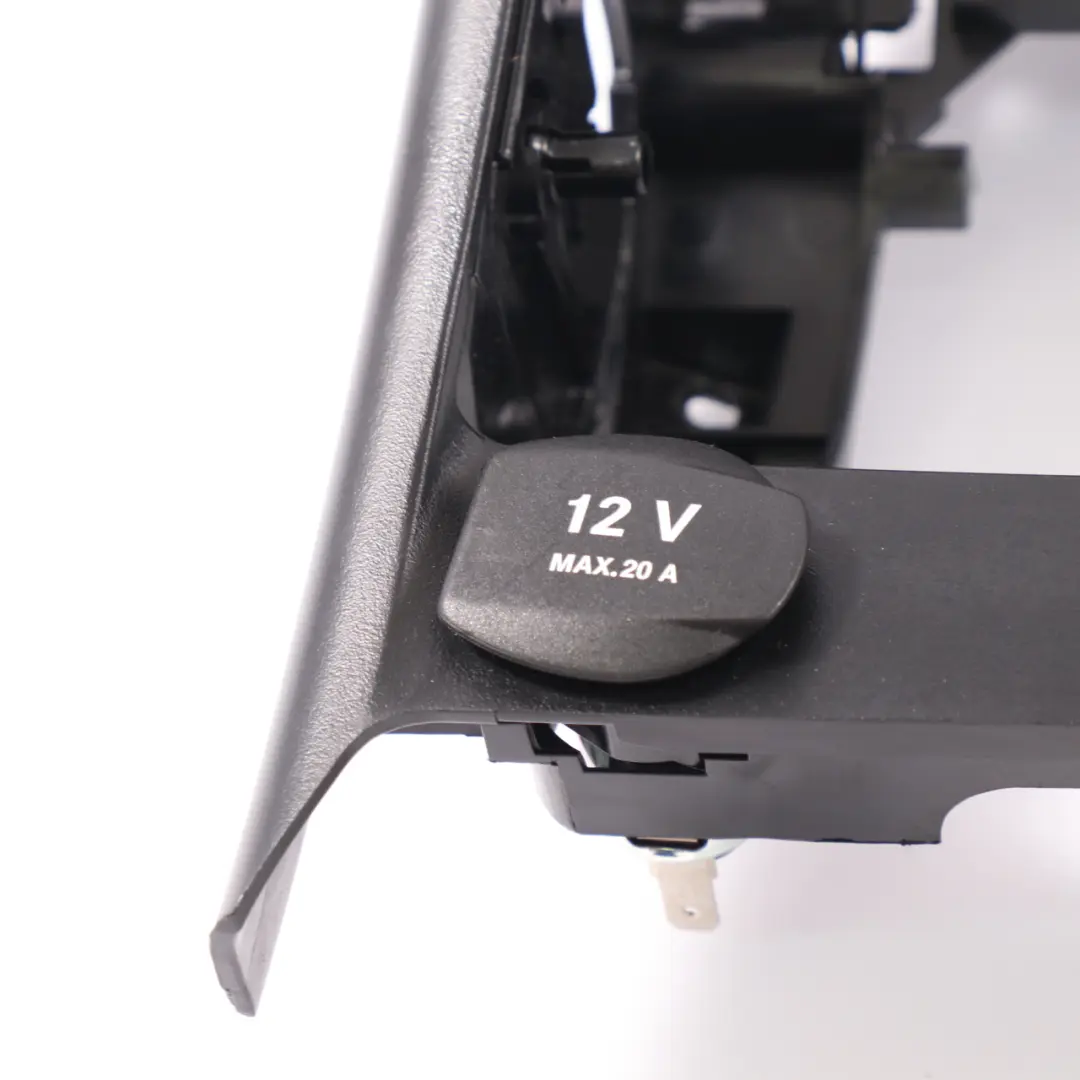 Tylna Ramka Klimatyzacji Obudowa Nawiewu do Mercedes GLE C292 o numerze A1666807003 Mercedes GLE C292 Tylna Ramka Klimatyzacji Obudowa Nawiewu - SKU A1666807003 - Numer Części A1666807003