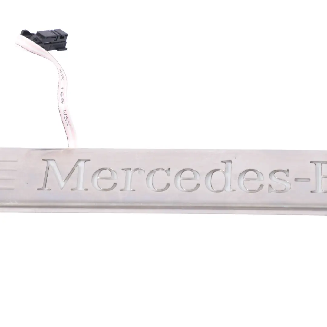 Mercedes W166 C292 Listwa Progowa Prawy Przód Podświetlana - SKU A1666809500 - Numer Części A1666809500