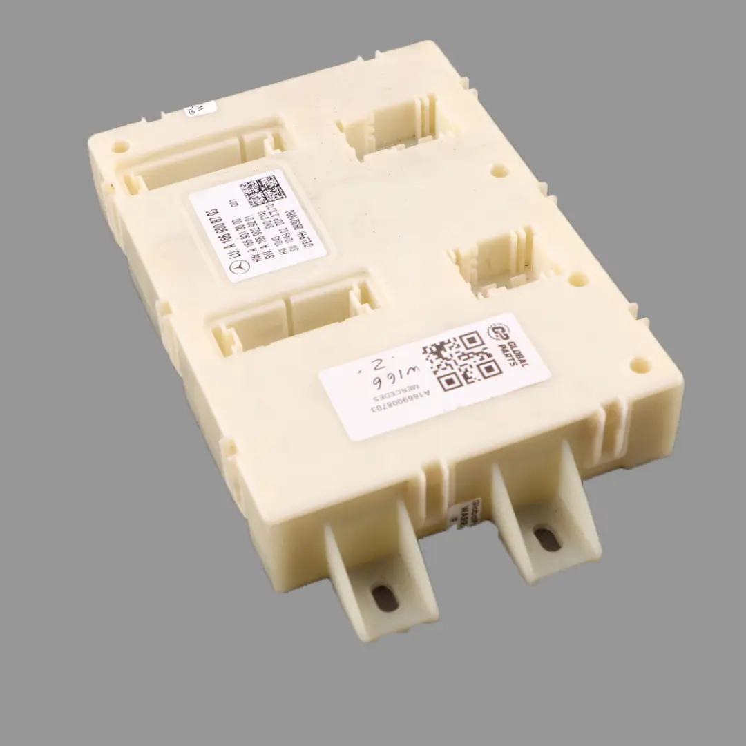 Fuse Box Front Relay Control Unit Base Module to Mercedes W166 with Part number A1669008703 Mercedes W166 Fuse Box Front Relay Control Unit Base Module - SKU A1669008703 - Part number A1669008703