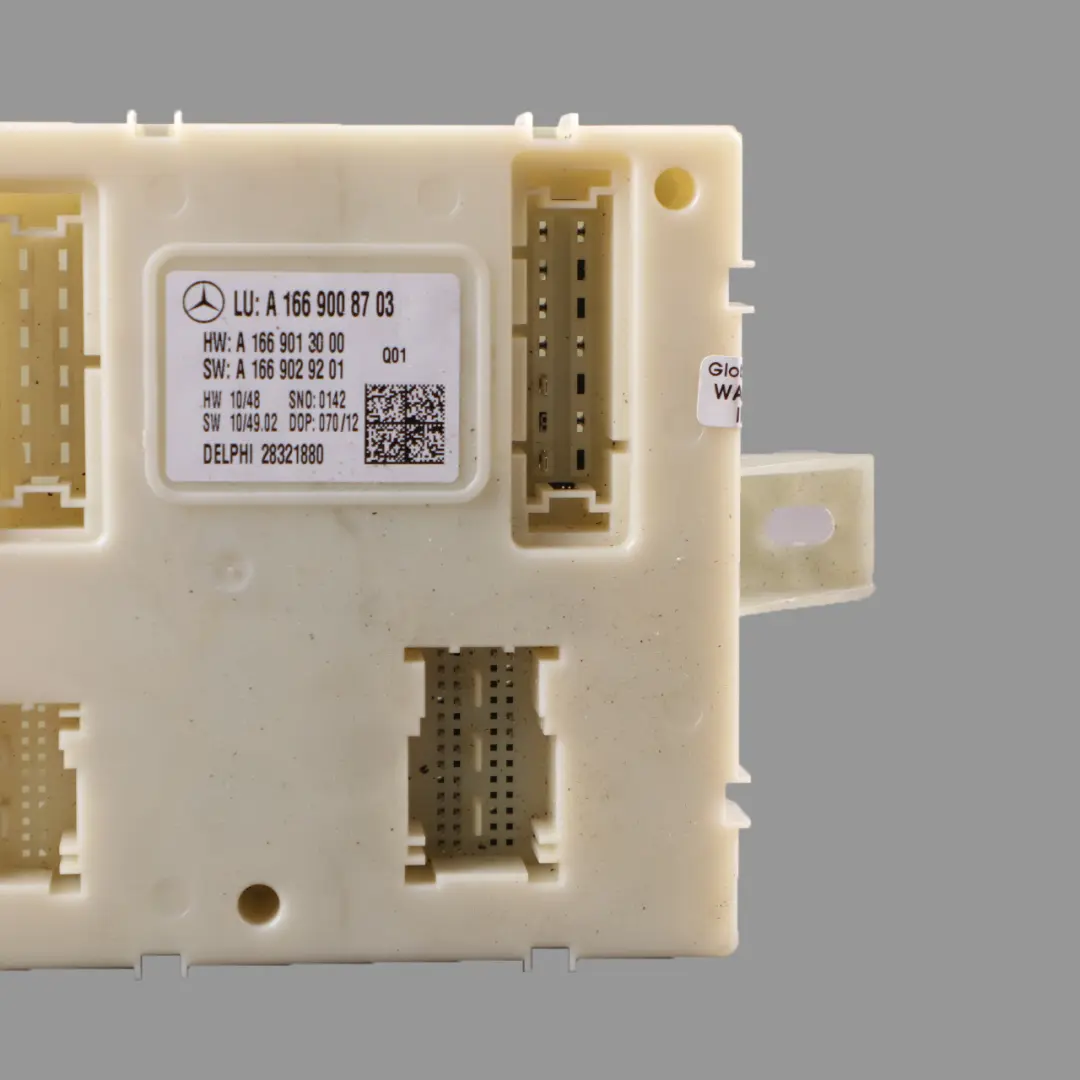 Fuse Box Front Relay Control Unit Base Module to Mercedes W166 with Part number A1669008703 Mercedes W166 Fuse Box Front Relay Control Unit Base Module - SKU A1669008703 - Part number A1669008703