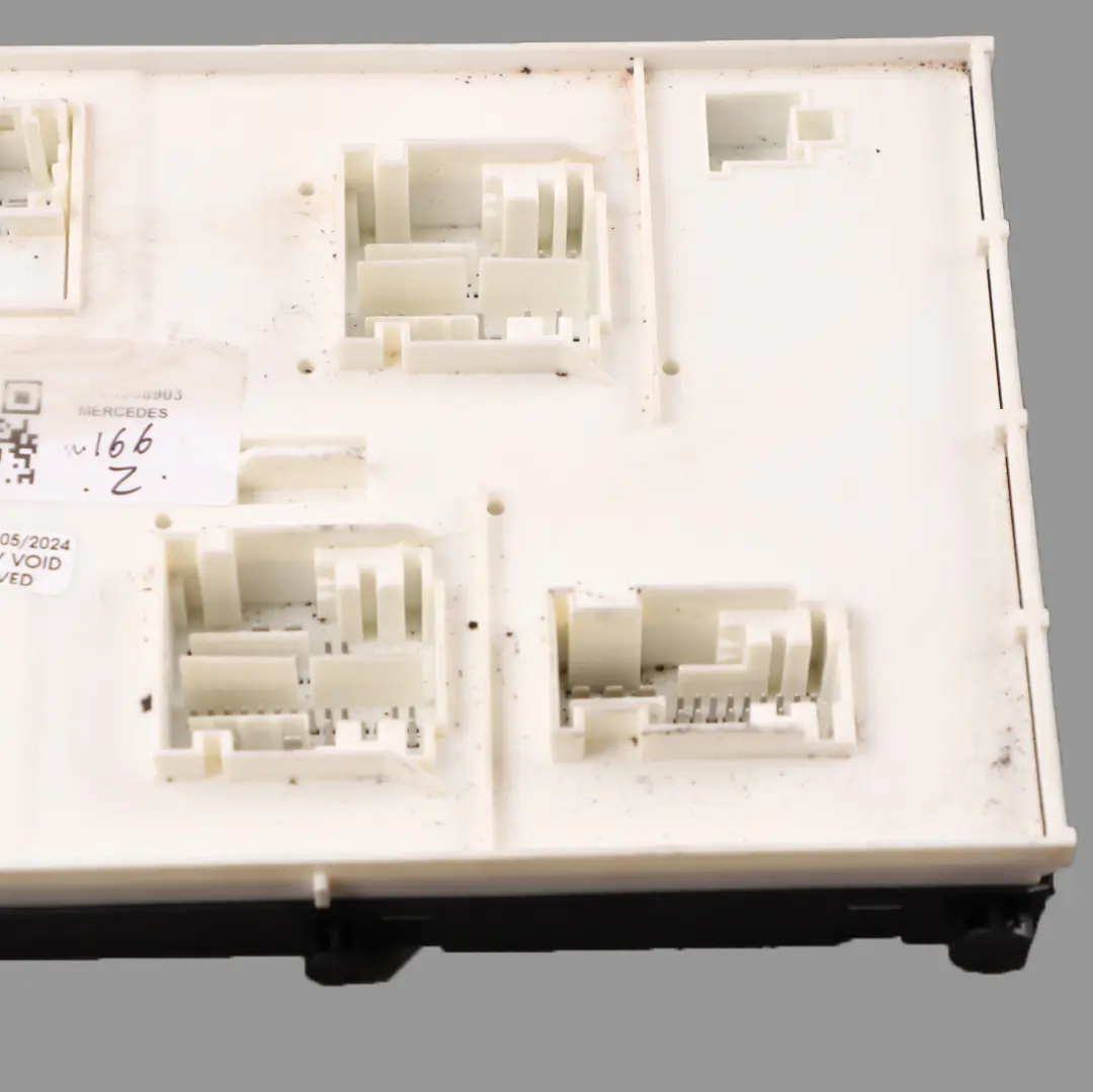 Fuse Box Front SAM Control Module Relay Box to Mercedes W166 with Part number A1669008903 Mercedes W166 Fuse Box Front SAM Control Module Relay Box - SKU A1669008903 - Part number A1669008903