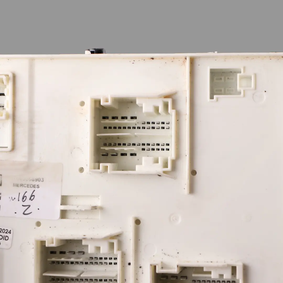 Fuse Box Front SAM Control Module Relay Box to Mercedes W166 with Part number A1669008903 Mercedes W166 Fuse Box Front SAM Control Module Relay Box - SKU A1669008903 - Part number A1669008903