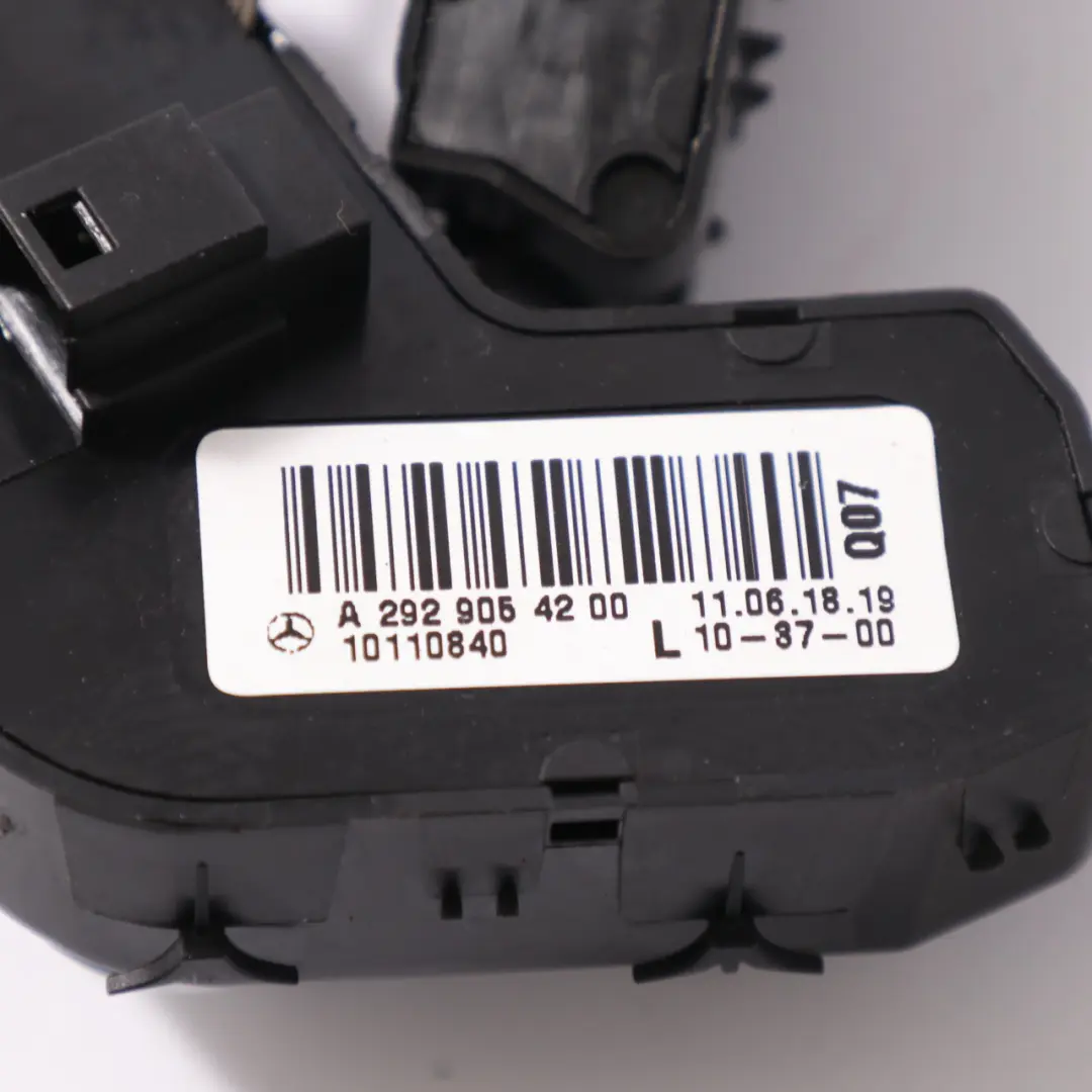 Interruptor Ajuste Asiento Delantero Izquierdo Botón para Mercedes C292 con número de pieza A1669058100 Mercedes C292 Interruptor Ajuste Asiento Delantero Izquierdo Botón - SKU A1669058100 - Número de pieza A1669058100