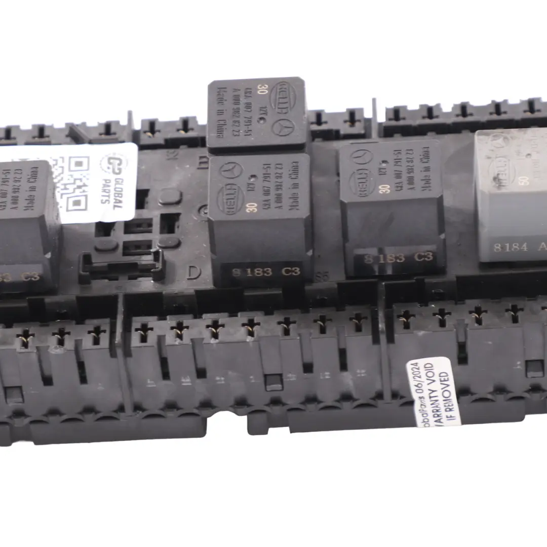 Fuse Box Control Unit Module Relay to Mercedes W221 with Part number A1669061202 Mercedes W221 Fuse Box Control Unit Module Relay - SKU A1669061202 - Part number A1669061202