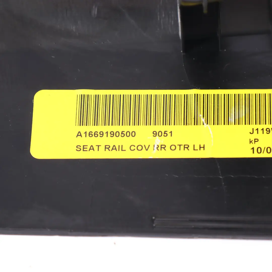 Coperchio anteriore interno pannello sinistro Nero per Mercedes C292 con numero di parte A1669190500 Mercedes C292 Coperchio anteriore interno pannello sinistro Nero - SKU A1669190500 - Numero di parte A1669190500