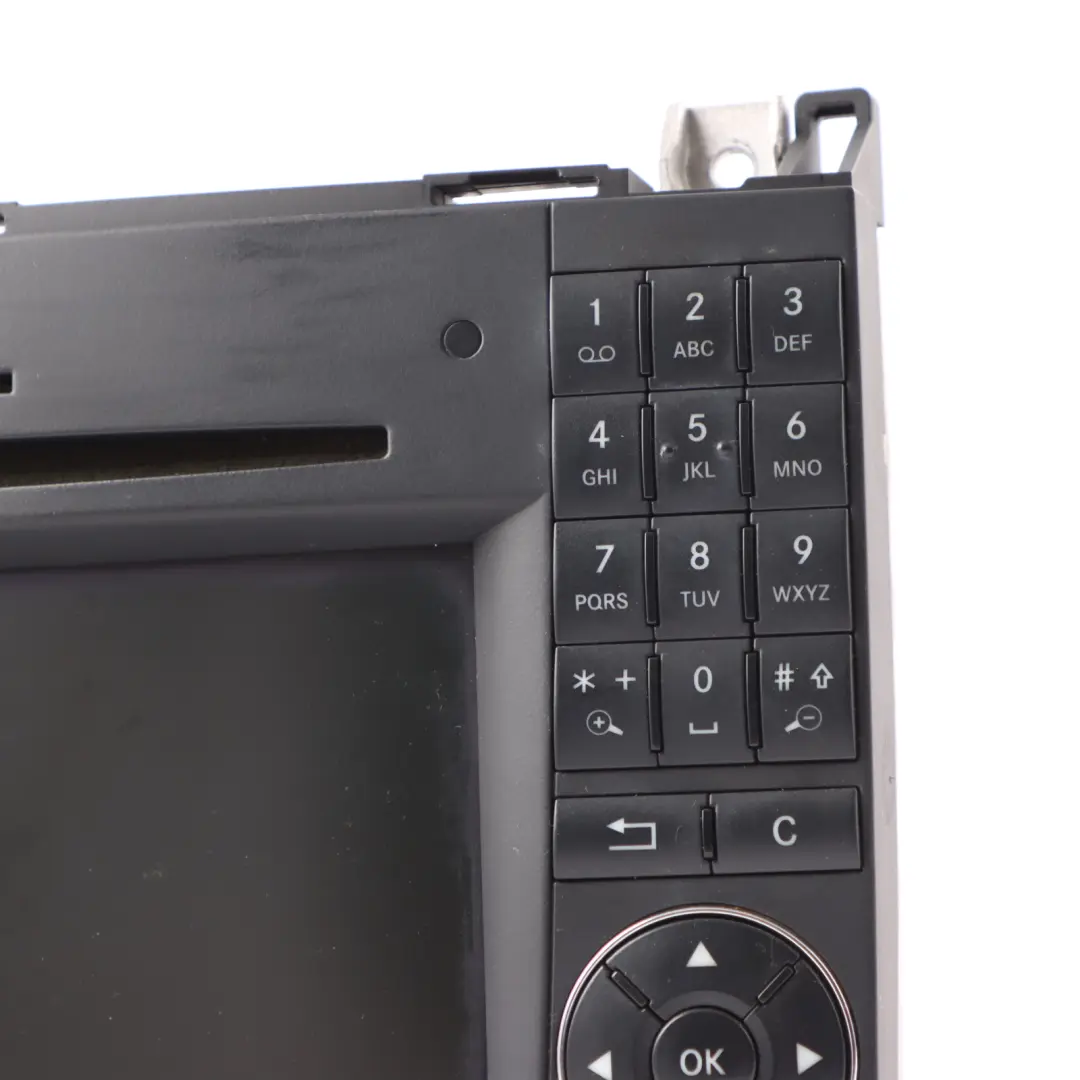 Radioodtwarzacz Radio Media Player Nawigacja do Mercedes W169 W245 W639 W906 o numerze A1699002500 Mercedes W169 W245 W639 W906 Radioodtwarzacz Radio Media Player Nawigacja - SKU A1699002500 - Numer Części A1699002500