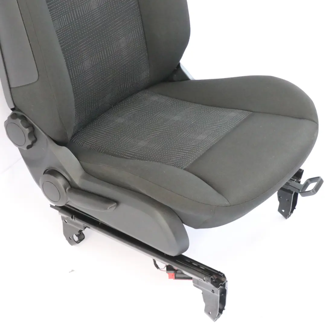 Tela Asiento Delantero Derecho Interior Negro Antracita para Mercedes W169 con número de pieza A1699106447 Mercedes W169 Tela Asiento Delantero Derecho Interior Negro Antracita - SKU A1699106447-1 - Número de pieza A1699106447