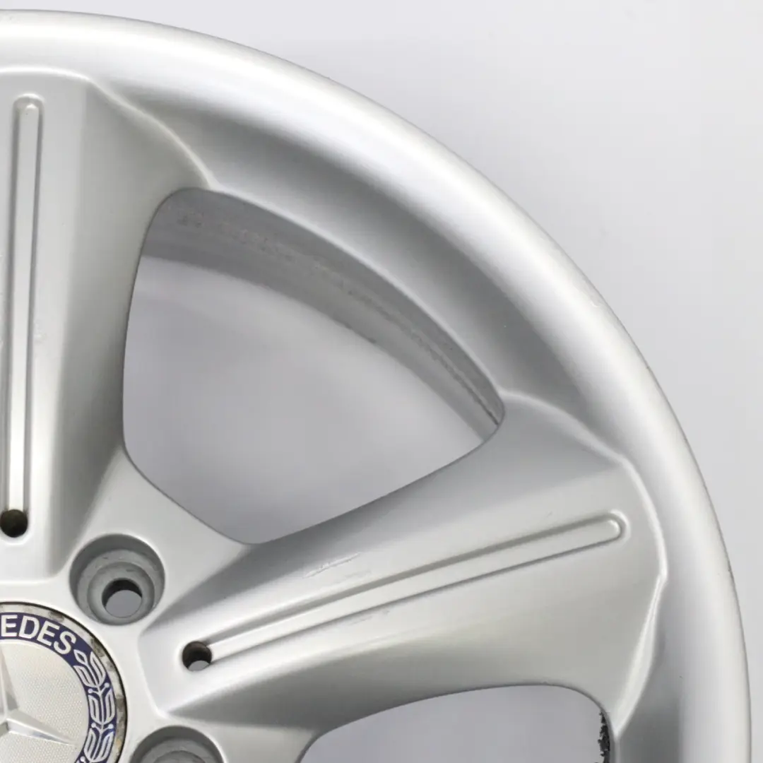 Jante alliage argentée 17" 7,5J ET:36 à 5 branches pour Mercedes SLK R171 à propos du numéro de pièce A1714011202 Mercedes SLK R171 Jante alliage argentée 17" 7,5J ET:36 à 5 branches - SKU A1714011202-2 - Numéro de pièce A1714011202