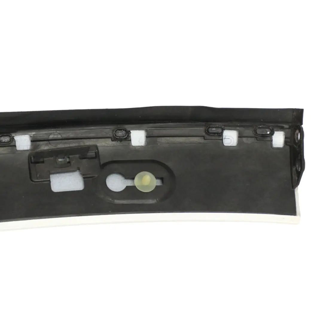 Außen Säule A Rechts Moulding Diamantweiß 799 für Mercedes SLK R172 mit Teilenummer A1726900487 Mercedes SLK R172 Außen Säule A Rechts Moulding Diamantweiß 799 - SKU A1726900487-DWM - Teilenummer A1726900487