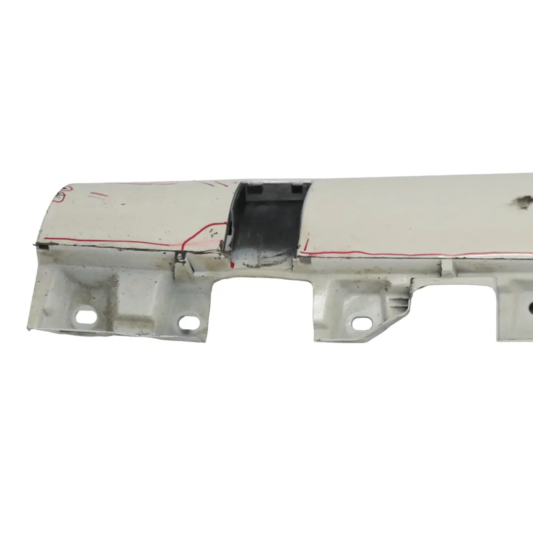 Cache seuil de porte AMG Skirt gauche Calcite White - 650 pour Mercedes R172 à propos du numéro de pièce A1726980054 Mercedes R172 Cache seuil de porte AMG Skirt gauche Calcite White - 650 - SKU A1726980054-CW - Numéro de pièce A1726980054