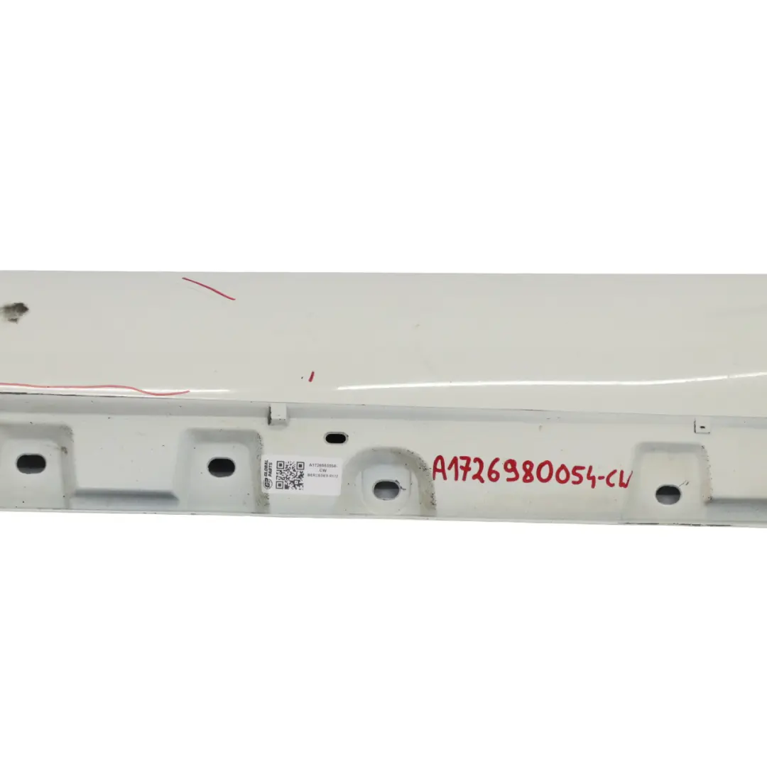 Cache seuil de porte AMG Skirt gauche Calcite White - 650 pour Mercedes R172 à propos du numéro de pièce A1726980054 Mercedes R172 Cache seuil de porte AMG Skirt gauche Calcite White - 650 - SKU A1726980054-CW - Numéro de pièce A1726980054