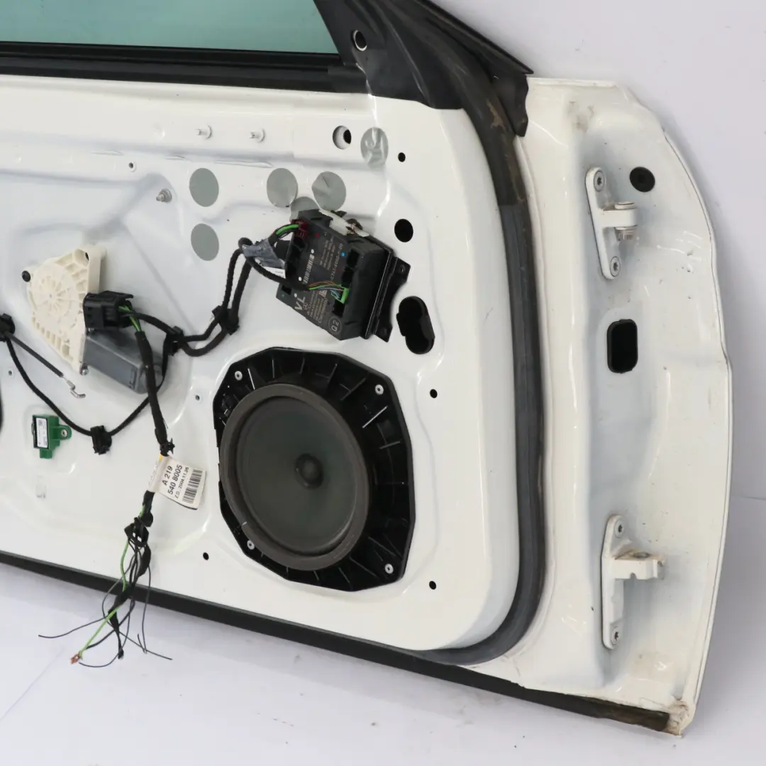 Porta anteriore sinistra Diamond White Metallic - 799 per Mercedes SLK R172 con numero di parte A1727200305 Mercedes SLK R172 Porta anteriore sinistra Diamond White Metallic - 799 - SKU A1727200305-DWM - Numero di parte A1727200305