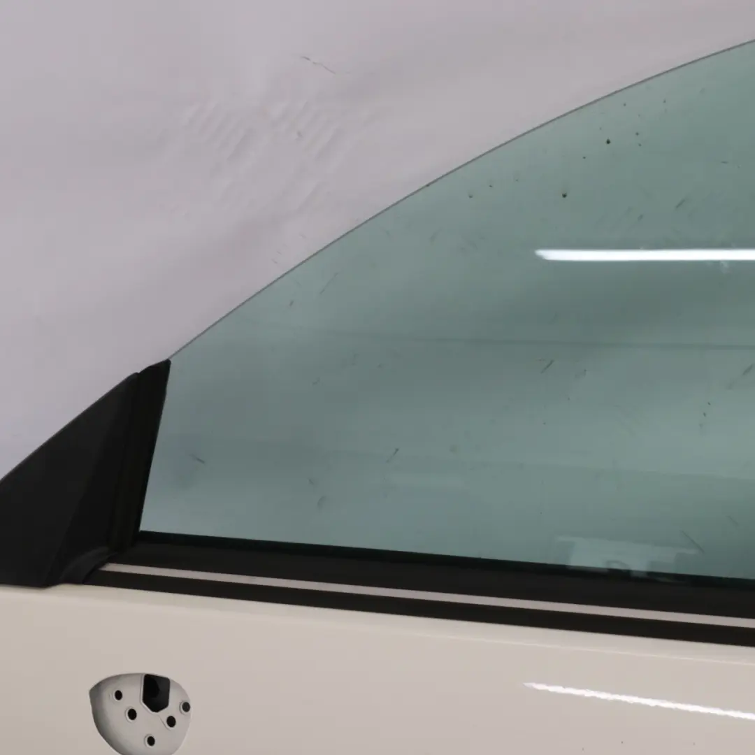 Tür vorne links Diamantweiss Metallic - 799 für Mercedes SLK R172 mit Teilenummer A1727200305 Mercedes SLK R172 Tür vorne links Diamantweiss Metallic - 799 - SKU A1727200305-DWM - Teilenummer A1727200305