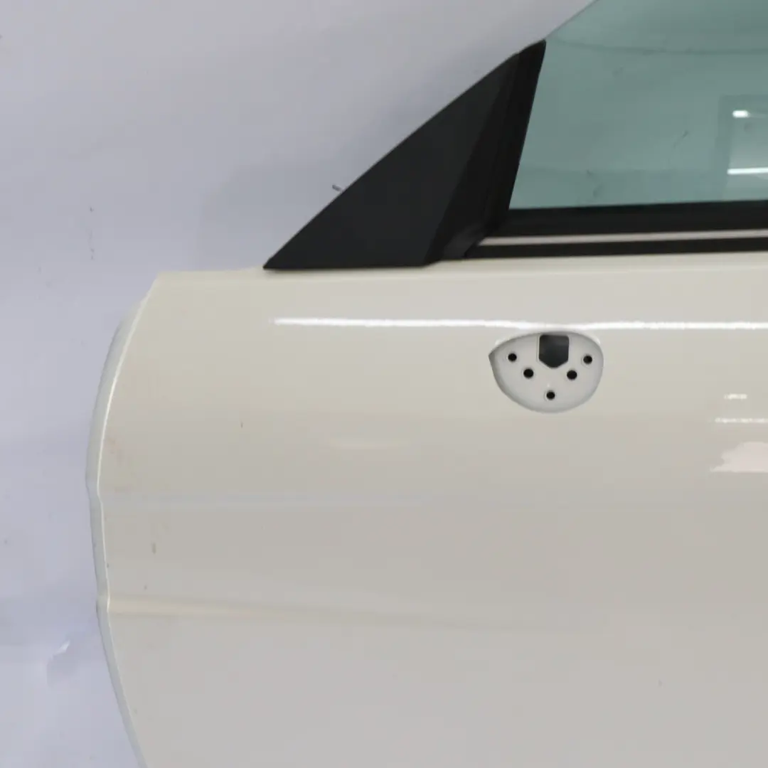 Porta anteriore sinistra Diamond White Metallic - 799 per Mercedes SLK R172 con numero di parte A1727200305 Mercedes SLK R172 Porta anteriore sinistra Diamond White Metallic - 799 - SKU A1727200305-DWM - Numero di parte A1727200305