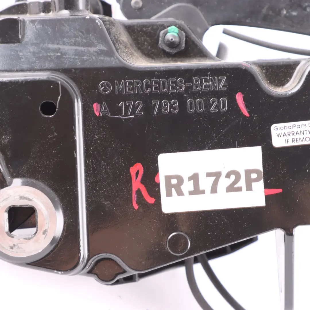 Zawias Ramię Dachu Składanego Cabrio Prawy do Mercedes SLK R172 o numerze A1727930020 Mercedes SLK R172 Zawias Ramię Dachu Składanego Cabrio Prawy - SKU A1727930020 - Numer Części A1727930020