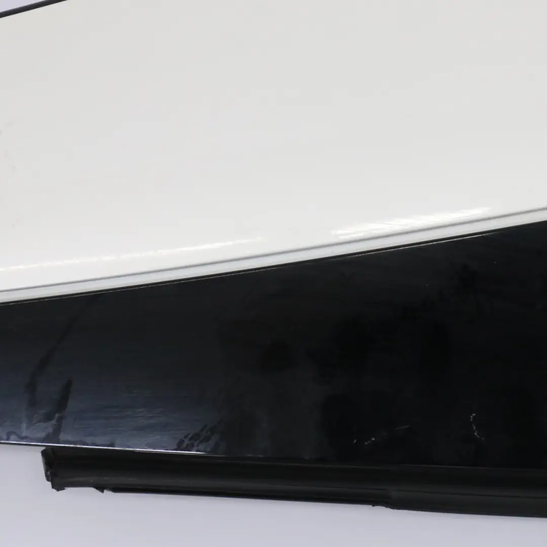 Listwa Słupka C Prawa Tylna Diamond White - 799 do Mercedes SLK R172 o numerze A1727950019 Mercedes SLK R172 Listwa Słupka C Prawa Tylna Diamond White - 799 - SKU A1727950019-DWM - Numer Części A1727950019