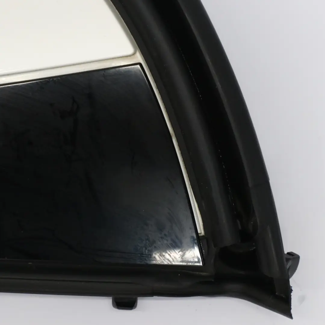 Modanatura C del montante posteriore destra Diamond White 799 per Mercedes SLK R172 con numero di parte A1727950019 Mercedes SLK R172 Modanatura C del montante posteriore destra Diamond White 799 - SKU A1727950019-DWM - Numero di parte A1727950019