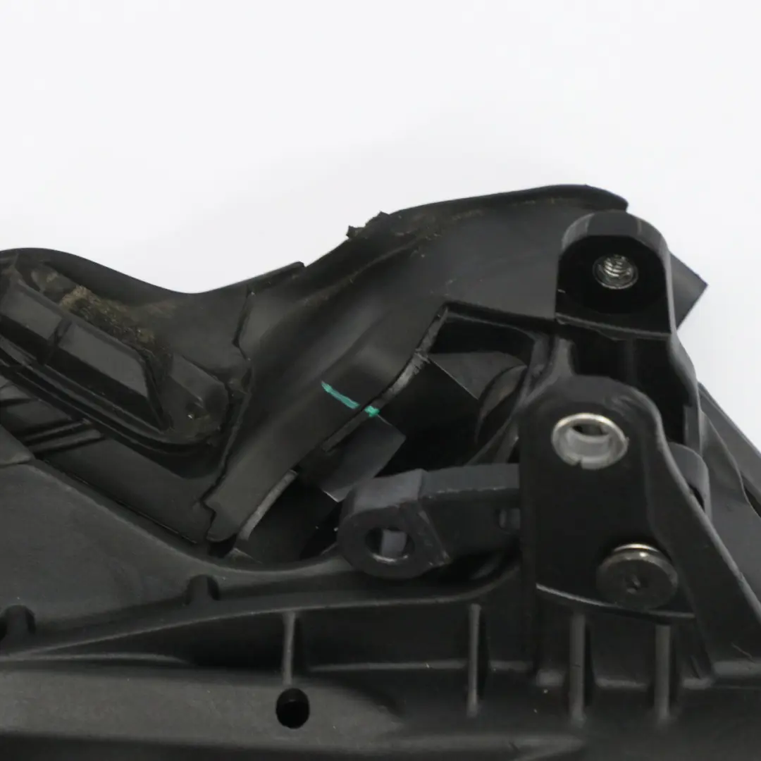 Moulure de Montant Arrière C Gauche Diamond White - 799 pour Mercedes SLK R172 à propos du numéro de pièce A1727950119 Mercedes SLK R172 Moulure de Montant Arrière C Gauche Diamond White - 799 - SKU A1727950119-DWM - Numéro de pièce A1727950119