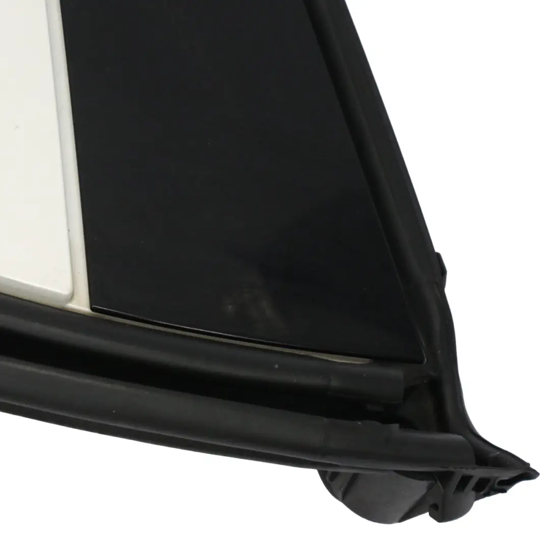 Moldura Pilar Trasero C Izquierda Diamond White - 799 para Mercedes SLK R172 con número de pieza A1727950119 Mercedes SLK R172 Moldura Pilar Trasero C Izquierda Diamond White - 799 - SKU A1727950119-DWM - Número de pieza A1727950119