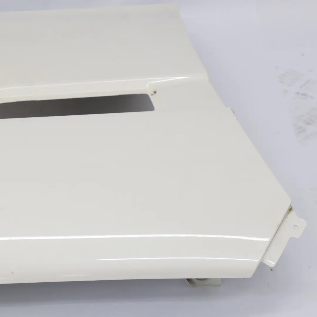 Wing Fender Panel vorne rechts Diamond White - 799 für Mercedes R172 mit Teilenummer A1728800207 Mercedes R172 Wing Fender Panel vorne rechts Diamond White - 799 - SKU A1728800207-DWM - Teilenummer A1728800207