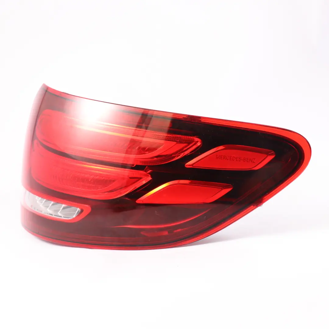 Fanale posteriore destro Pannello laterale per Mercedes SLK R172 con numero di parte A1729066500 Mercedes SLK R172 Fanale posteriore destro Pannello laterale - SKU A1729066500 - Numero di parte A1729066500