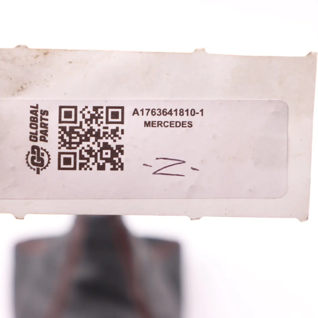  Pomo de la palanca de cambios Mercedes C117 Negro Rojo Acentos 6 Velocidades - SKU A1763641810 - Número de pieza A1763641810