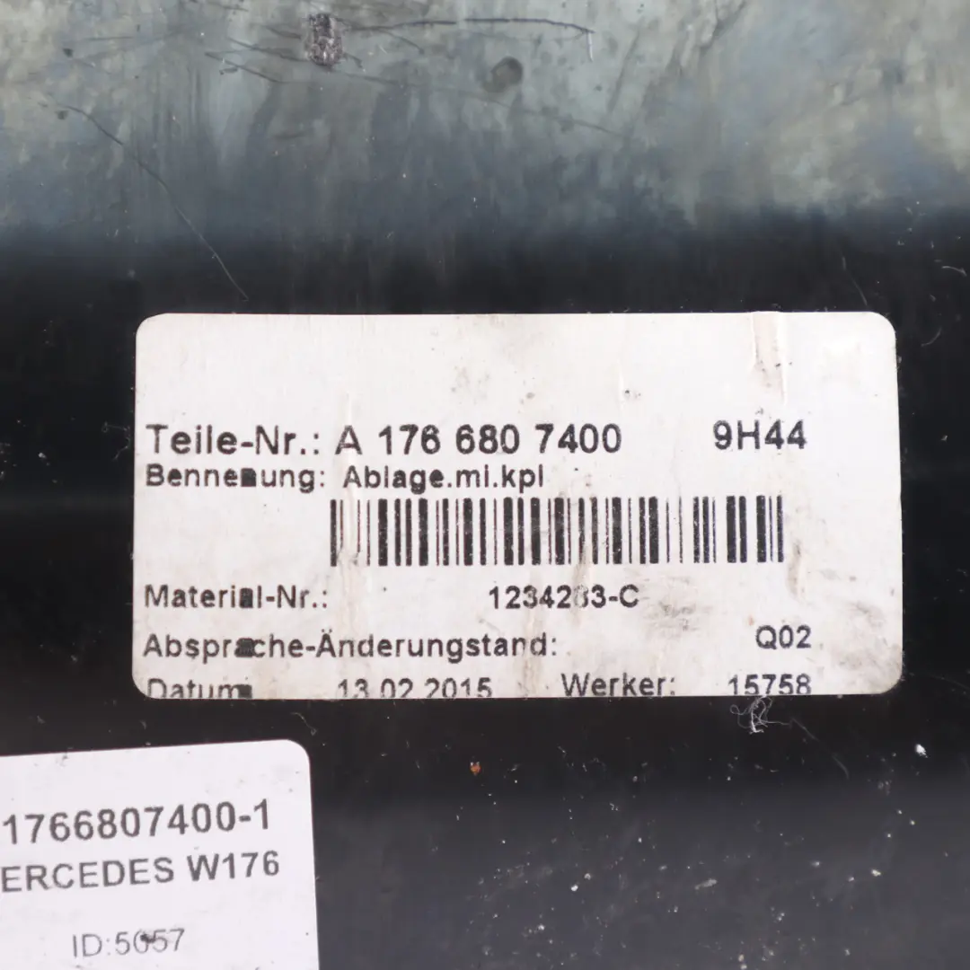 Mercedes W176 Console centrale intérieure panneau rangement noir - SKU A1766807400-1 - Numéro de pièce A1766807400