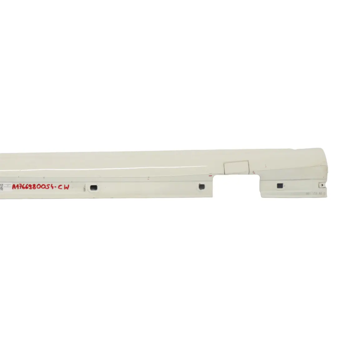 Gauche Cache Latérale seuil de porte Calcite White Blanc - 650 pour Mercedes W176 AMG à propos du numéro de pièce A1766980054 Mercedes W176 AMG Gauche Cache Latérale seuil de porte Calcite White Blanc - 650 - SKU A1766980054-CW - Numéro de pièce A1766980054