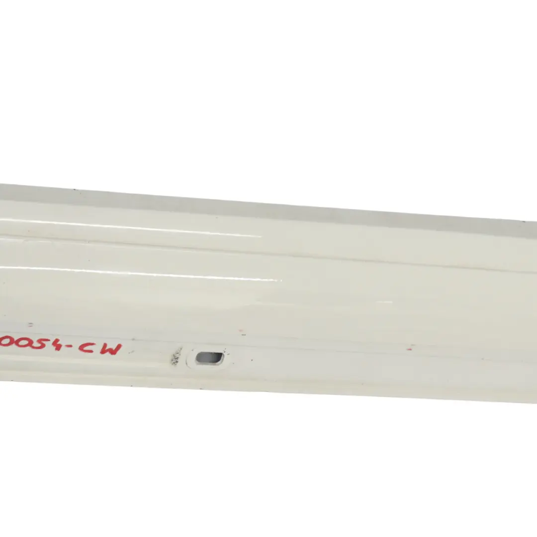 Gauche Cache Latérale seuil de porte Calcite White Blanc - 650 pour Mercedes W176 AMG à propos du numéro de pièce A1766980054 Mercedes W176 AMG Gauche Cache Latérale seuil de porte Calcite White Blanc - 650 - SKU A1766980054-CW - Numéro de pièce A1766980054