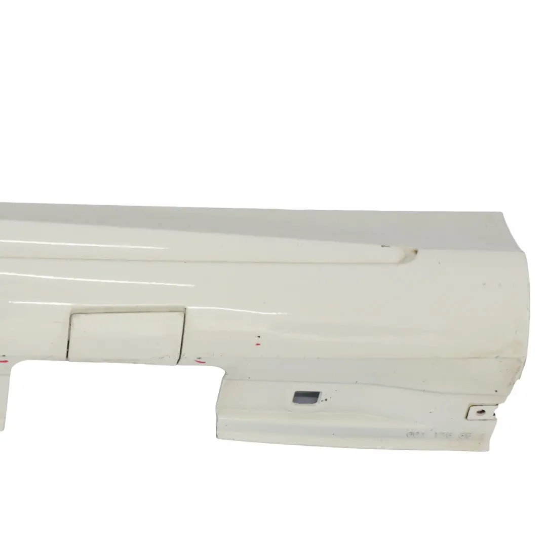 Gauche Cache Latérale seuil de porte Calcite White Blanc - 650 pour Mercedes W176 AMG à propos du numéro de pièce A1766980054 Mercedes W176 AMG Gauche Cache Latérale seuil de porte Calcite White Blanc - 650 - SKU A1766980054-CW - Numéro de pièce A1766980054