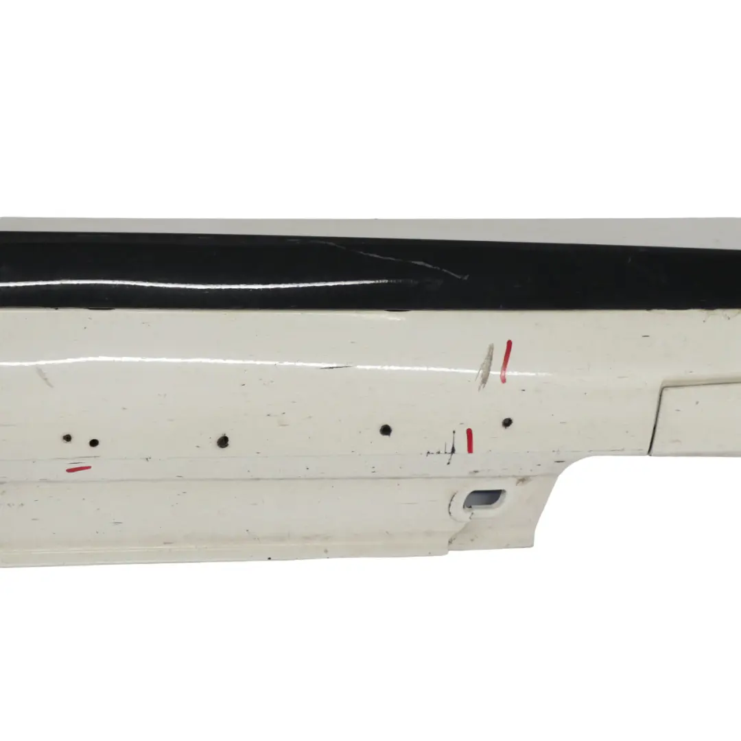 Minigonna laterale AMG sinistra copriporta W246 Calcite White 650 per Mercedes W176 con numero di parte A1766980254 Mercedes W176 Minigonna laterale AMG sinistra copriporta W246 Calcite White 650 - SKU A1766980254-CW - Numero di parte A1766980254