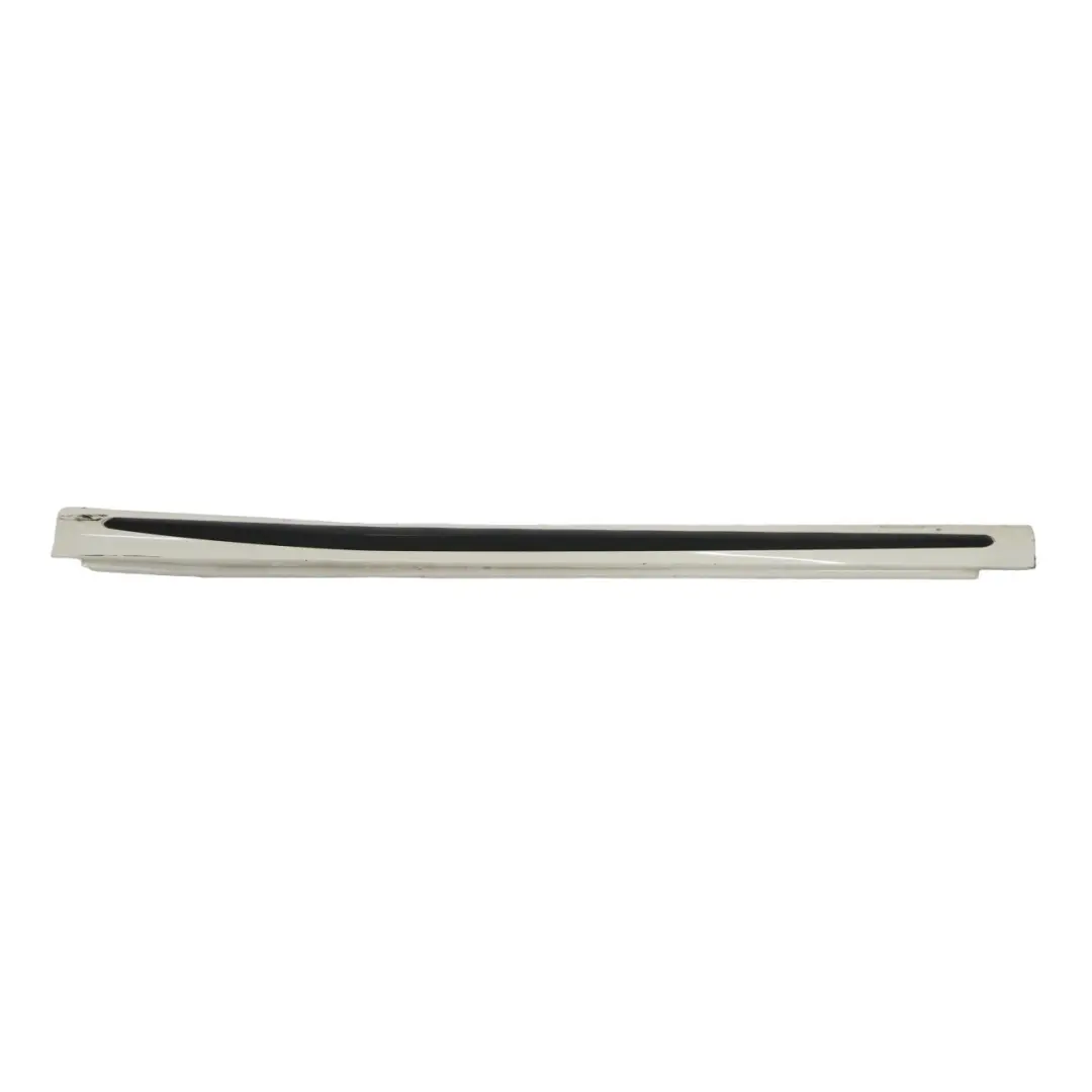 Mercedes W176 Faldón lateral AMG Izquierdo Cubre umbral W246 Calcite White - 650 - SKU A1766980254-CW - Número de pieza A1766980254
