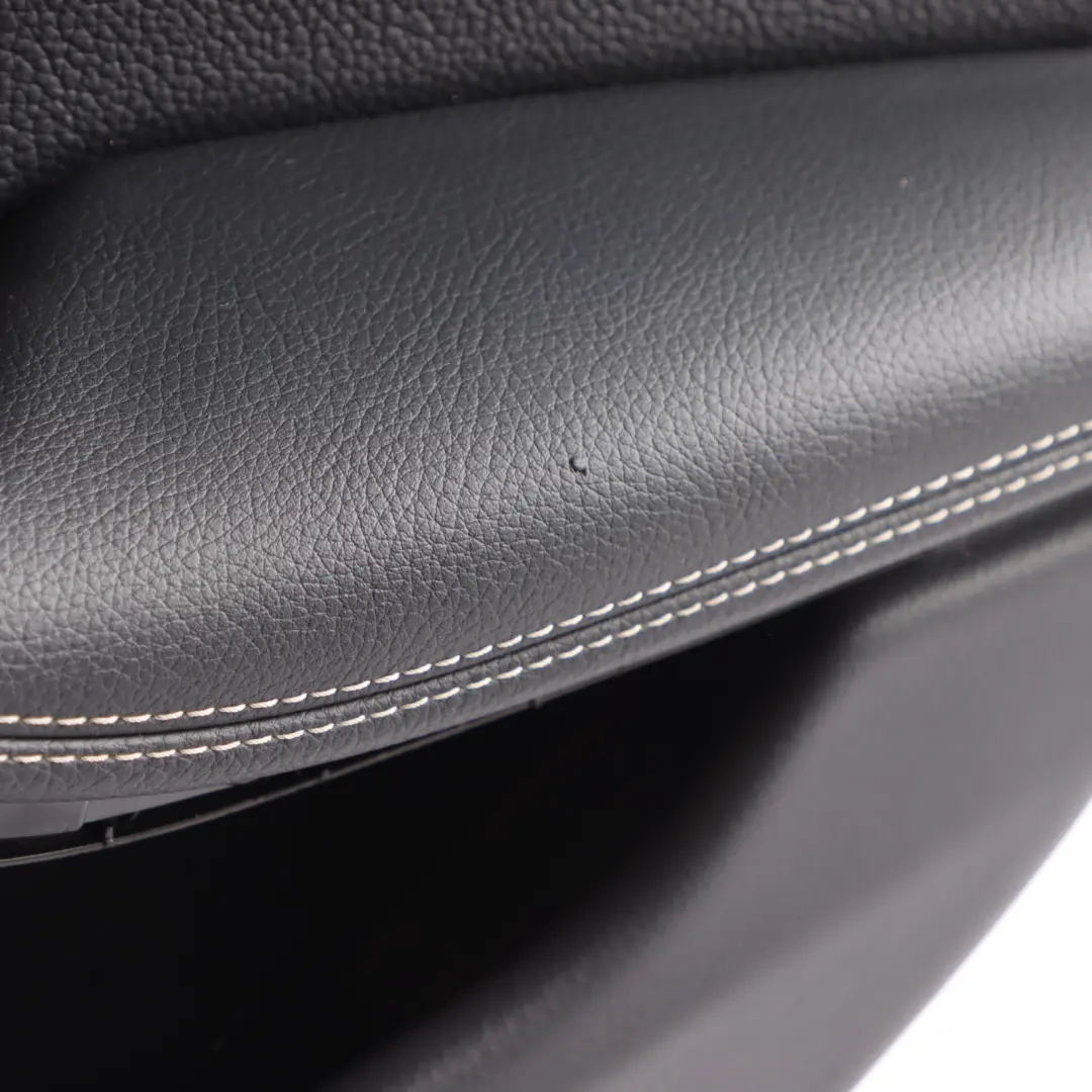 Tarjeta Puerta Trasera Derecha Embellecedor Tapa Imitación Cuero para Mercedes W176 con número de pieza A1767303400 Mercedes W176 Tarjeta Puerta Trasera Derecha Embellecedor Tapa Imitación Cuero - SKU A1767303400 - Número de pieza A1767303400