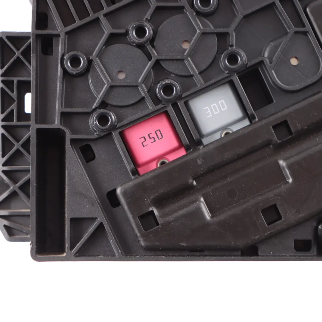 Caja de fusibles Mercedes C118 W177 W247 Terminal de relé de batería para con número de pieza A1775404107 Caja de fusibles Mercedes C118 W177 W247 Terminal de relé de batería - SKU A1775404107-1 - Número de pieza A1775404107