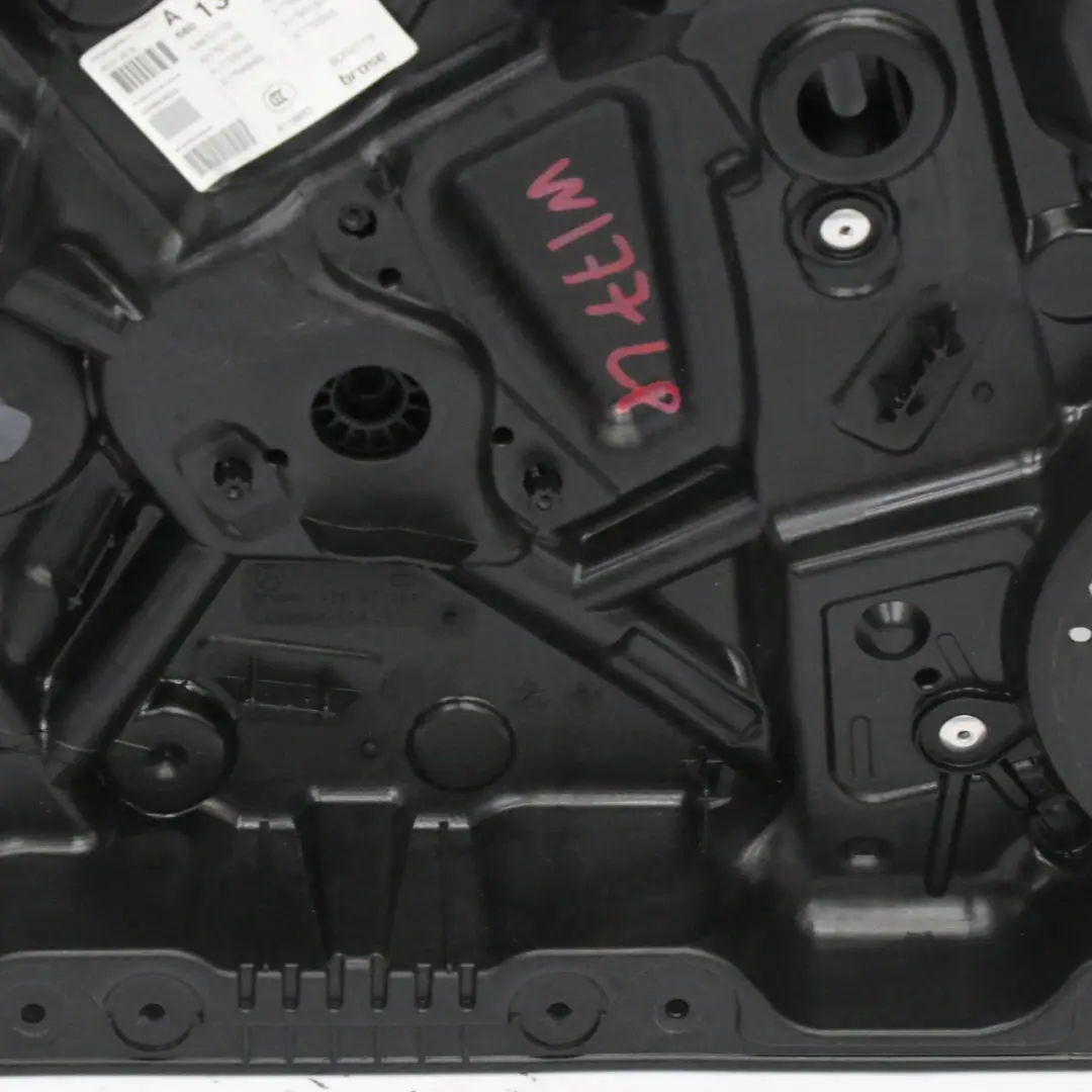 Mecanismo elevalunas puerta delantera izquierda para Mercedes W177 con número de pieza A1777200000 Mercedes W177 Mecanismo elevalunas puerta delantera izquierda - SKU A1777200000-1 - Número de pieza A1777200000