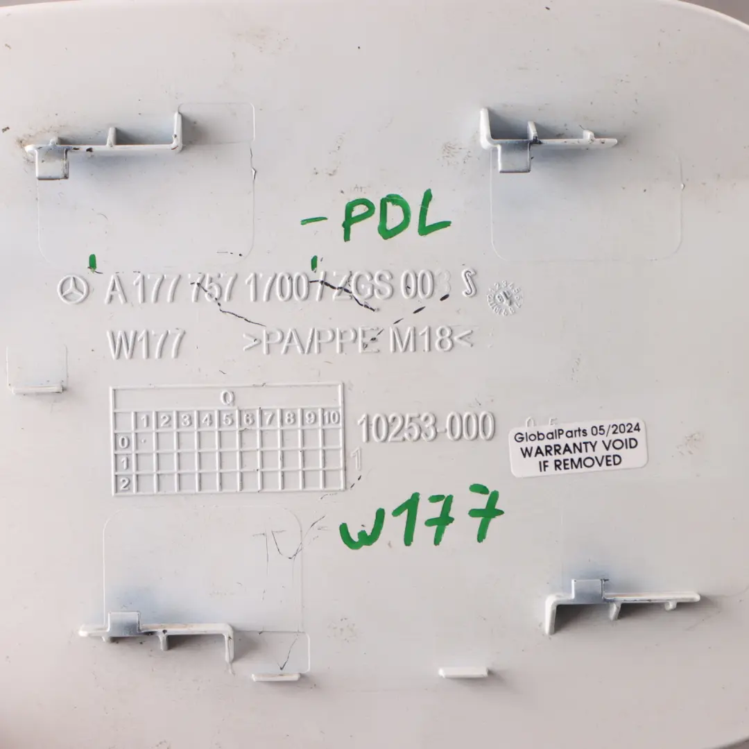 Coperchio sportello carburante Riempimento bianco polare - 149 per Mercedes W177 con numero di parte A1777571700 Mercedes W177 Coperchio sportello carburante Riempimento bianco polare - 149 - SKU A1777571700-POL - Numero di parte A1777571700